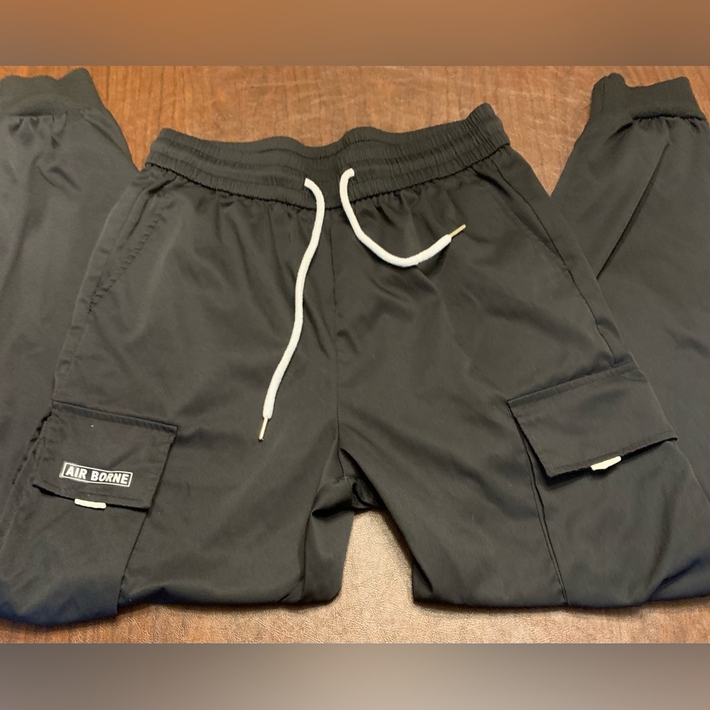 Men's Air Borne  Black Cargo Pants Size Small